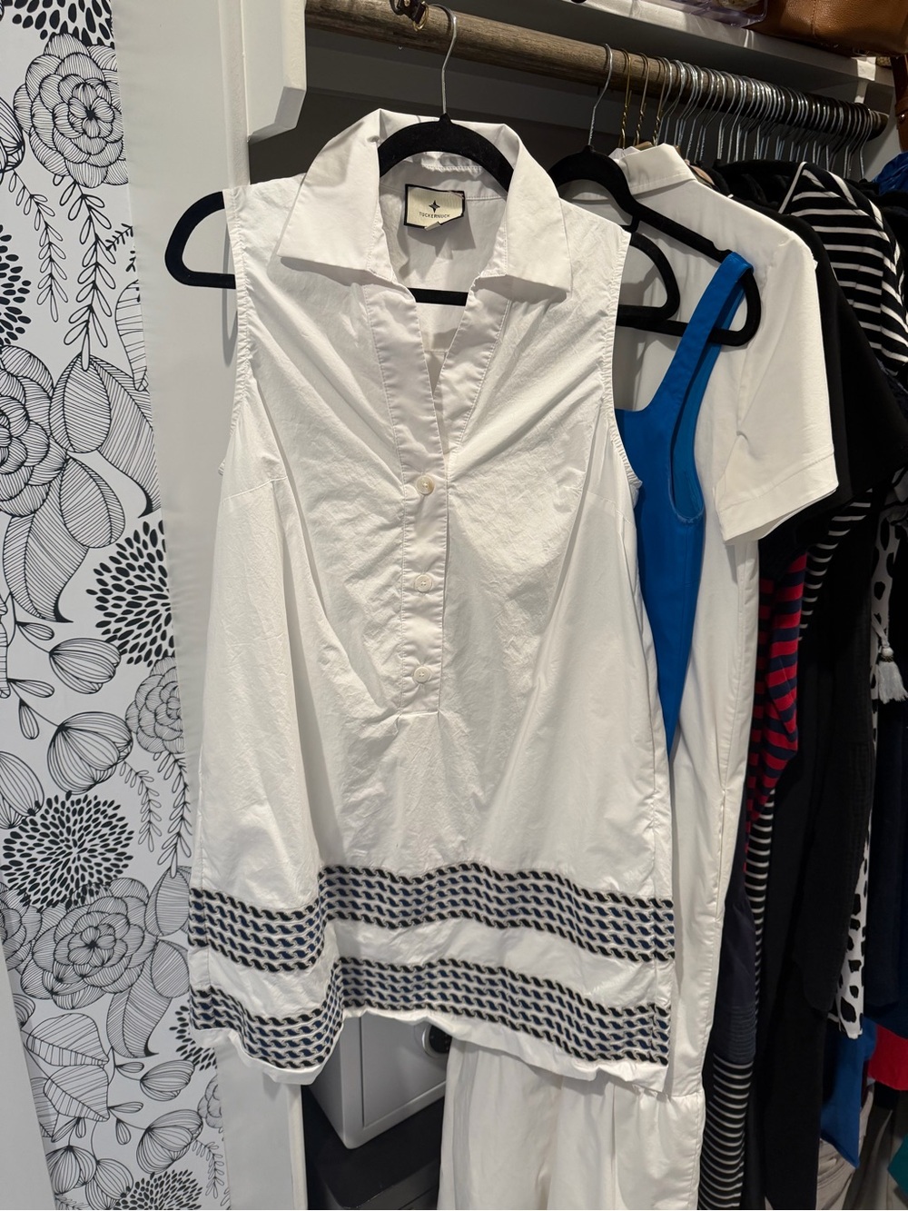 Tuckernuck White Sleeveless Collared Dress with Navy Geometric Trim